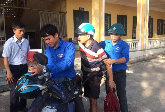 Những câu chuyện đẹp sau kỳ thi vào lớp 10 ảnh 2