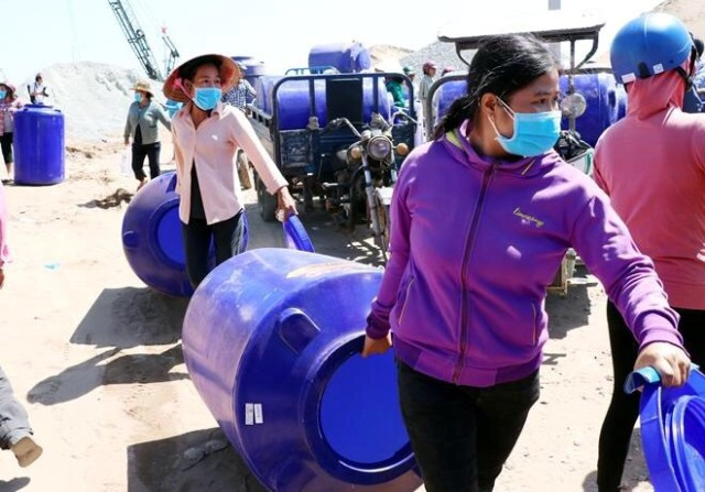 Trung ương Đoàn kêu gọi hỗ trợ bà con hạn mặn gần 500 triệu đồng Trung ương Đoàn kêu gọi hỗ trợ bà con hạn mặn gần 500 triệu đồng