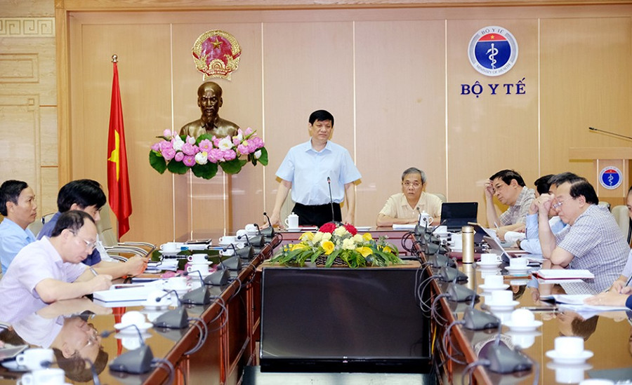 Quyền Bộ trưởng Bộ Y tế:Các địa phương cần hành động mạnh mẽ hơn, quyết liệt hơn