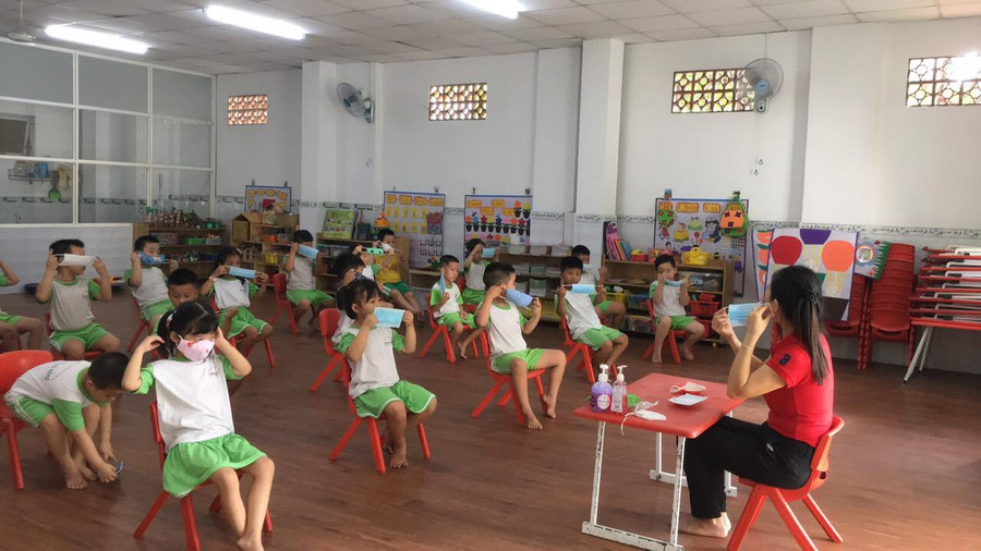 Nhiều trường mầm non tư thục hỗ trợ phụ huynh khi đón trẻ học trở lại ảnh 2 Nhiều trường mầm non tư thục hỗ trợ phụ huynh khi đón trẻ học trở lại ảnh 2