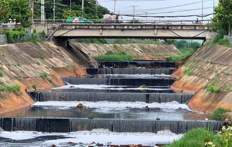 Người dân TP.HCM bức xúc ô nhiễm tại kênh Ba Bò