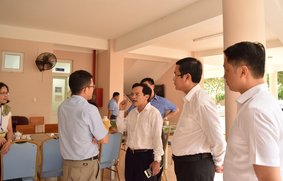 Thứ trưởng Nguyễn Văn Phúc: Cân nhắc thật kỹ việc lựa chọn trưởng điểm thi ảnh 5