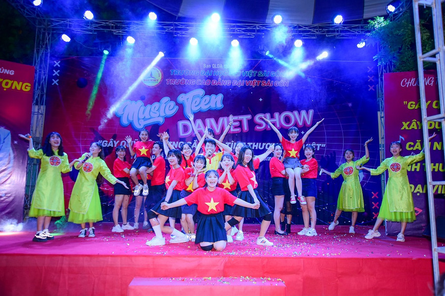 Trường CĐ Đại Việt Sài Gòn: Nhiều hoạt động ý nghĩa nhân ngày Thương binh liệt sĩ ảnh 3