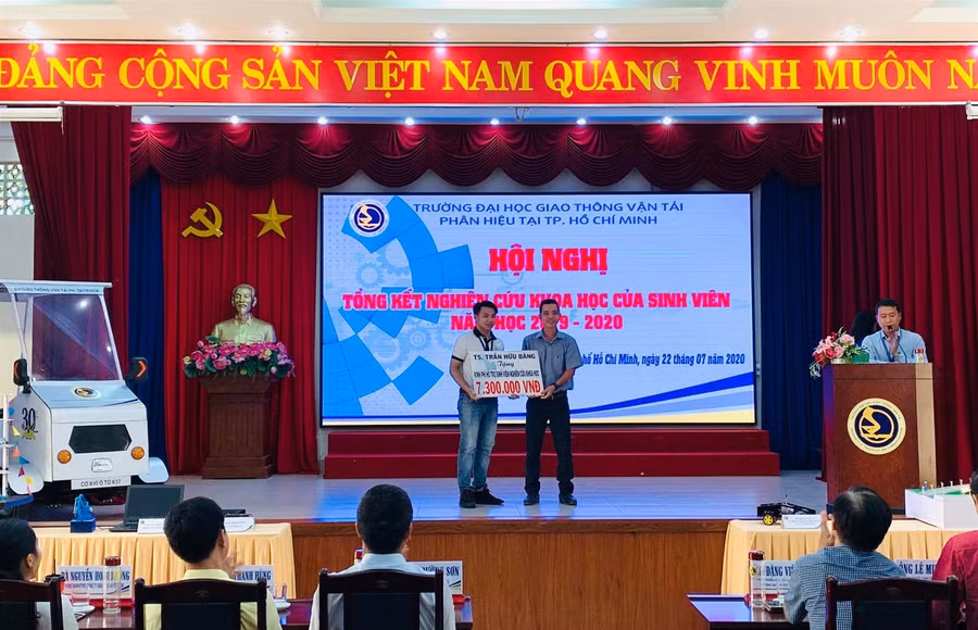 Thúc đẩy và tạo không gian NCKH tốt hơn cho sinh viên ảnh 3