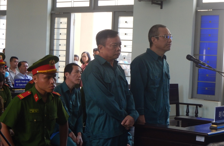 Hoãn phiên xét xử các lãnh đạo TP Phan Thiết sai phạm đất đai ảnh 1 Hoãn phiên xét xử các lãnh đạo TP Phan Thiết sai phạm đất đai ảnh 1