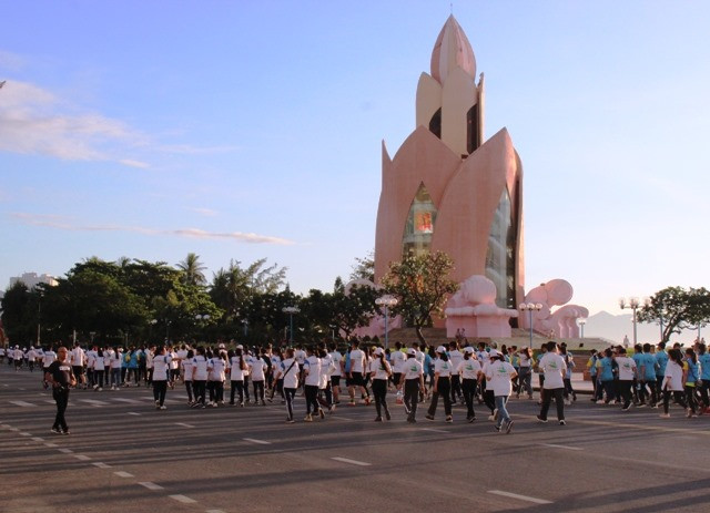Khánh Hòa: Hơn 500 người tham gia Ngày chạy vì cuộc sống xanh, sạch, đep ảnh 1 Khánh Hòa: Hơn 500 người tham gia Ngày chạy vì cuộc sống xanh, sạch, đep ảnh 1