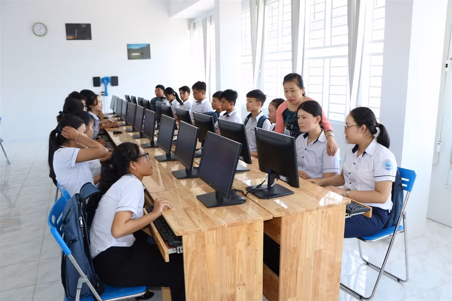 Khánh Hòa: Hơn 307 tỷ khen thưởng học sinh, sinh viên và thực hiện chính sách hỗ trợ GD