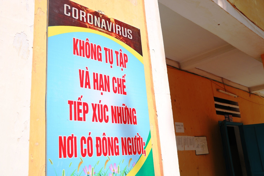 Ninh Thuận: Thầy cô dọn dẹp, khử khuẩn trường lớp để chuẩn bị đón học trò trở lại ảnh 5