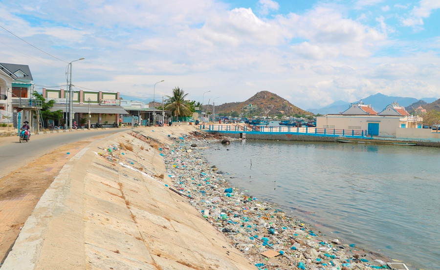 Ninh Thuận: Biển “kêu cứu”…kênh, mương “sống mòn” ảnh 1 Ninh Thuận: Biển “kêu cứu”…kênh, mương “sống mòn” ảnh 1