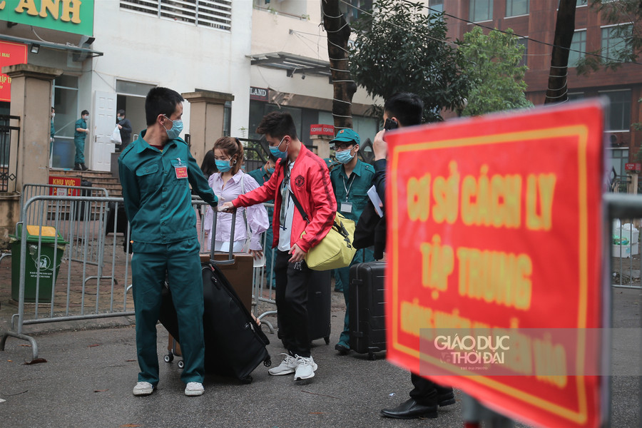 Hà Nội: Đoàn xe buýt đưa hàng trăm người hoàn thành cách ly trở về địa phương ảnh 10