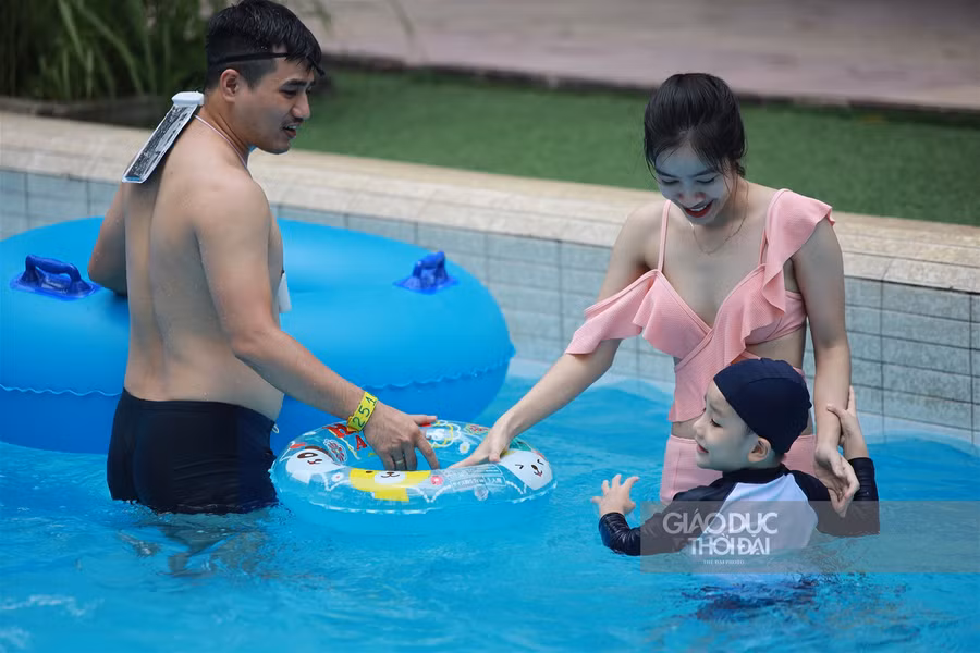 Công viên nước Hồ Tây đón khách sau hơn 3 tháng đóng cửa ảnh 3