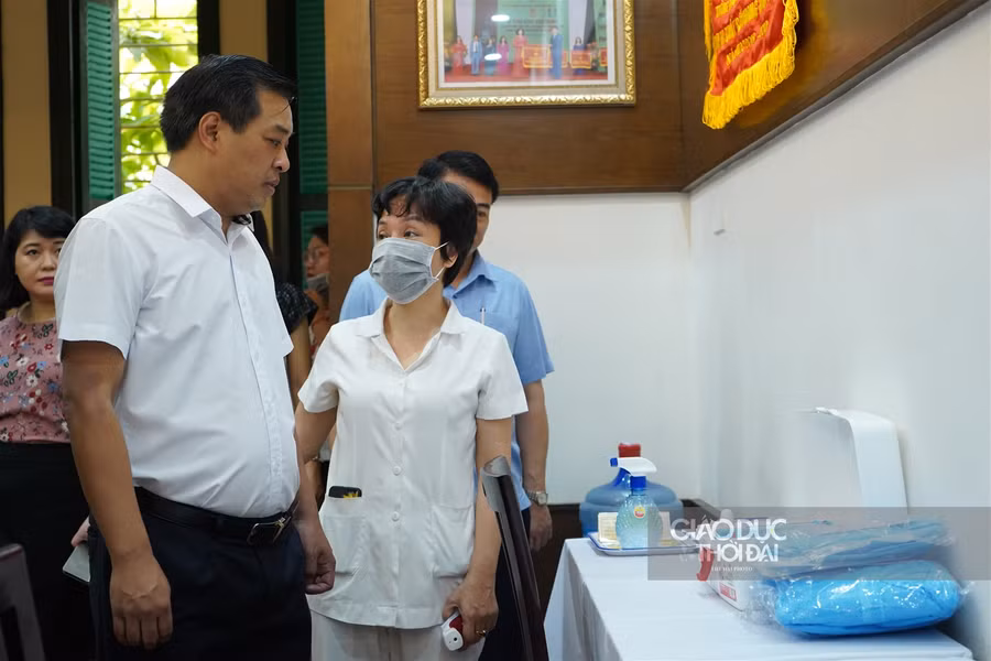 Hình ảnh nhà trường tất bật chuẩn bị đón học sinh Tiểu học, Mầm non trở lại ảnh 4