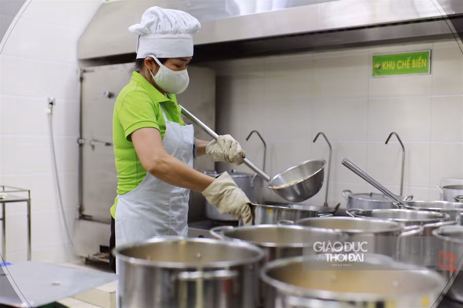 Bữa ăn bán trú tươi, sạch của trẻ mầm non Hà thành sau thời gian nghỉ dài vì dịch ảnh 12