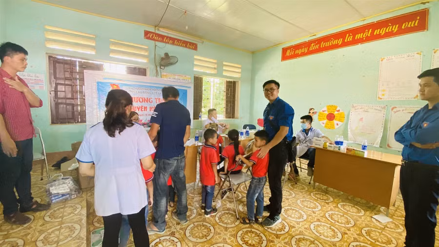 Tình nguyện hè năm 2020: " Đền ơn đáp nghĩa, chăm sóc thiếu niên nhi đồng và chung tay xây dựng NTM" ảnh 10