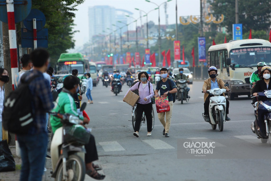 Cửa ngõ thủ đô ùn ứ trước kỳ nghỉ lễ 30/4 ảnh 1