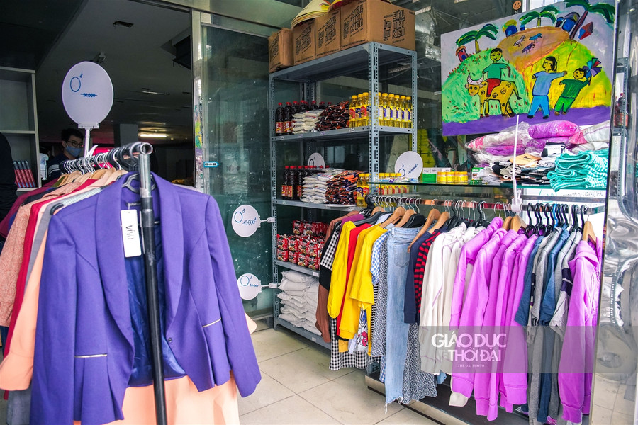 "Siêu thị 0 đồng" cất đỡ gánh lo cho người khó khăn mùa dịch ảnh 4