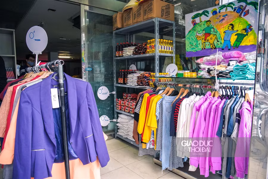 "Siêu thị 0 đồng" cất đỡ gánh lo cho người khó khăn mùa dịch ảnh 4