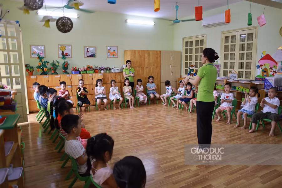 Bữa ăn bán trú tươi, sạch của trẻ mầm non Hà thành sau thời gian nghỉ dài vì dịch ảnh 1