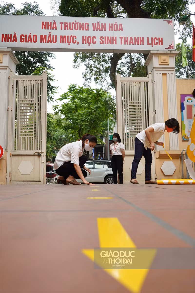 Hình ảnh nhà trường tất bật chuẩn bị đón học sinh Tiểu học, Mầm non trở lại ảnh 2