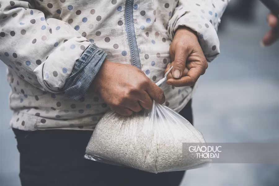 " Cây ATM gạo" thứ 2 tại Hà Nội giúp đỡ những người dân có hoàn cảnh khó khăn ảnh 15