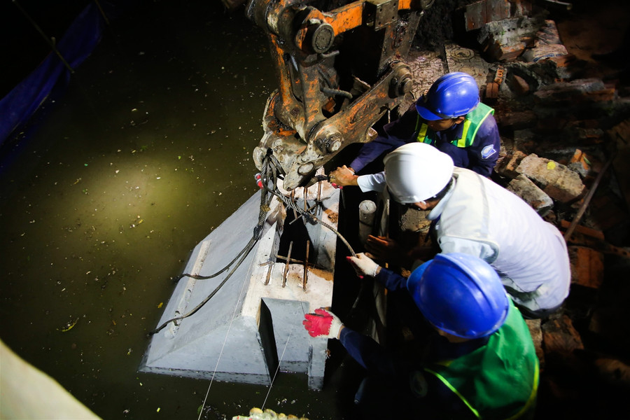 Cận cảnh bờ kè hồ Hoàn Kiếm được thay thế bằng "bê tông trường tồn" ảnh 15