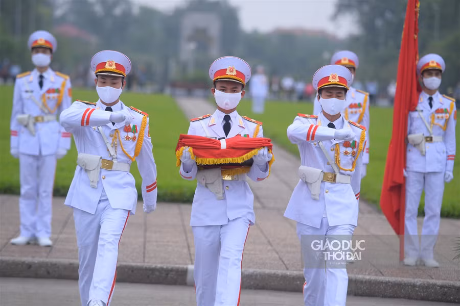 Trang nghiêm lễ thượng cờ trên quảng trường Ba Đình trong buổi sáng 30/4 ảnh 5