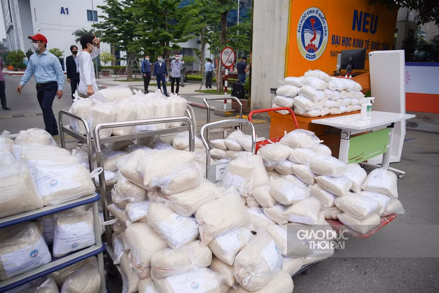 Sử dụng công nghệ nhận diện khuôn mặt để phát gạo cho người dân ảnh 8