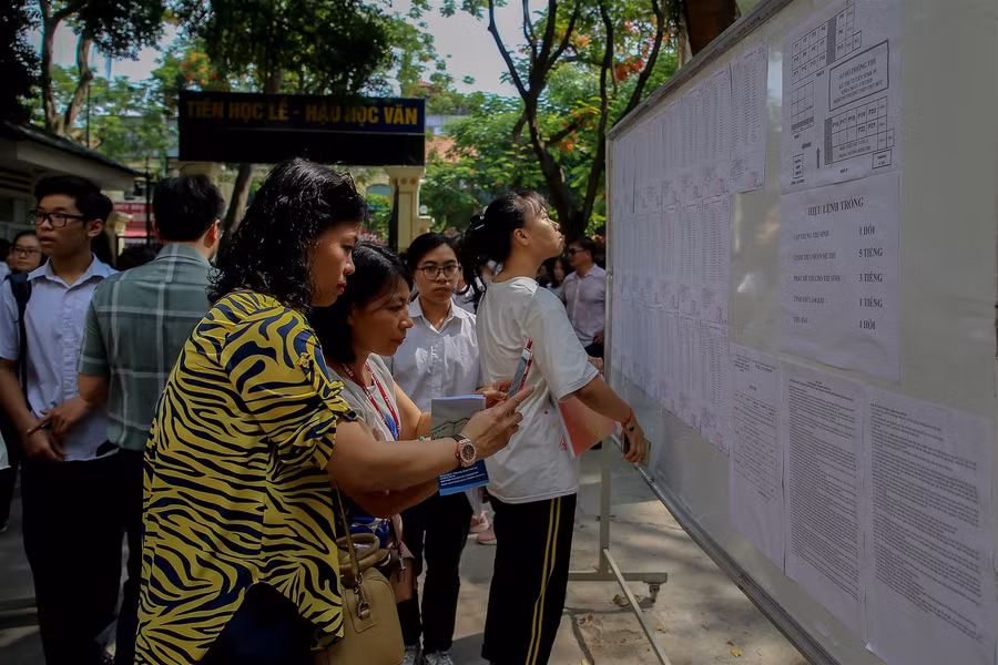 Chùm ảnh: Học sinh Hà Nội sẵn sàng cho kỳ thi vào lớp 10 ảnh 4