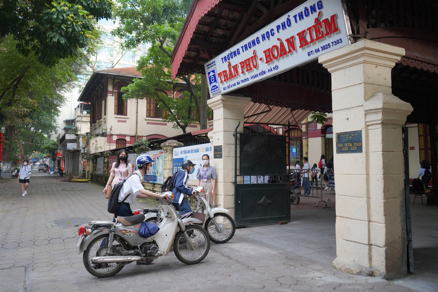 Học sinh Hà Nội háo hức trở lại trường học sau 3 tháng nghỉ phòng, chống Covid-19 ảnh 1 Học sinh Hà Nội háo hức trở lại trường học sau 3 tháng nghỉ phòng, chống Covid-19 ảnh 1
