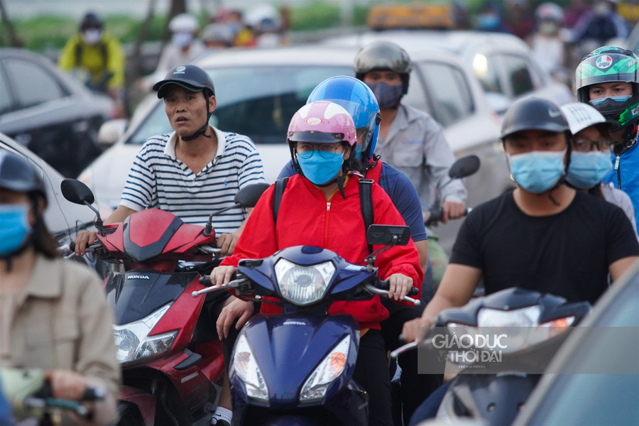 Cửa ngõ thủ đô ùn ứ trước kỳ nghỉ lễ 30/4 ảnh 7