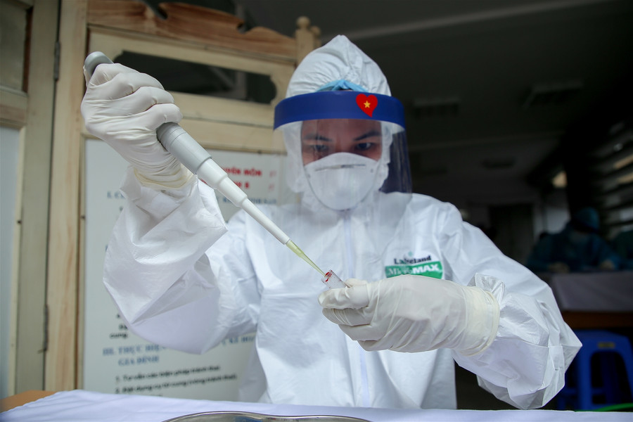 Hà Nội: Tiến hành test nhanh Covid-19 cho những người trở về từ Đà Nẵng ảnh 16 Hà Nội: Tiến hành test nhanh Covid-19 cho những người trở về từ Đà Nẵng ảnh 16