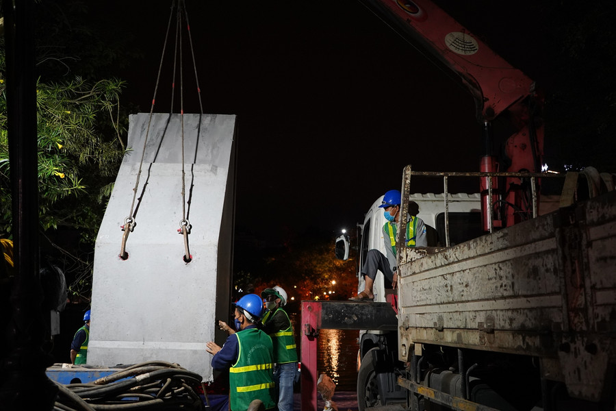 Cận cảnh bờ kè hồ Hoàn Kiếm được thay thế bằng "bê tông trường tồn" ảnh 6