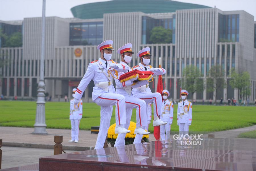 Trang nghiêm lễ thượng cờ trên quảng trường Ba Đình trong buổi sáng 30/4 ảnh 6 Trang nghiêm lễ thượng cờ trên quảng trường Ba Đình trong buổi sáng 30/4 ảnh 6