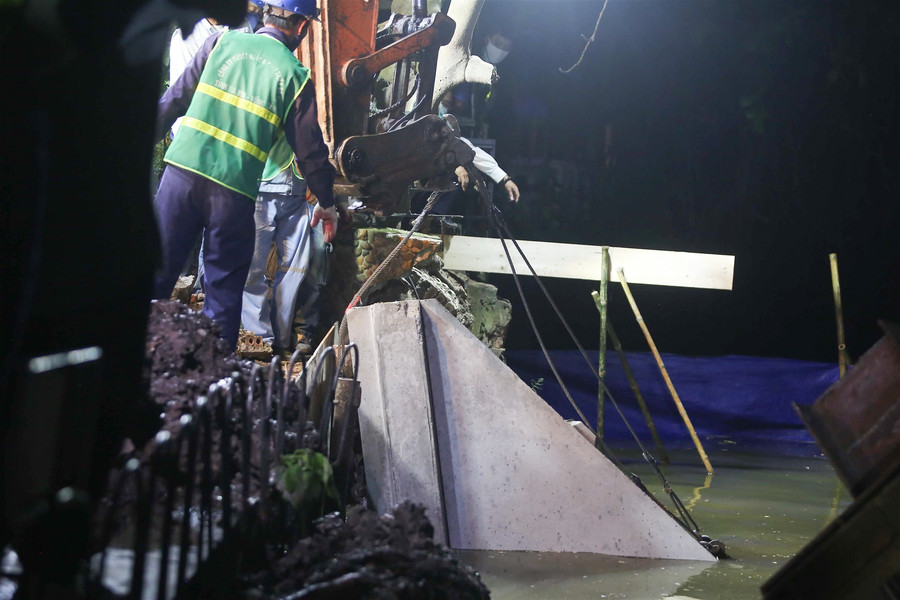 Cận cảnh bờ kè hồ Hoàn Kiếm được thay thế bằng "bê tông trường tồn" ảnh 16