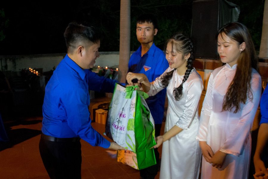 Tình nguyện hè năm 2020: " Đền ơn đáp nghĩa, chăm sóc thiếu niên nhi đồng và chung tay xây dựng NTM" ảnh 4