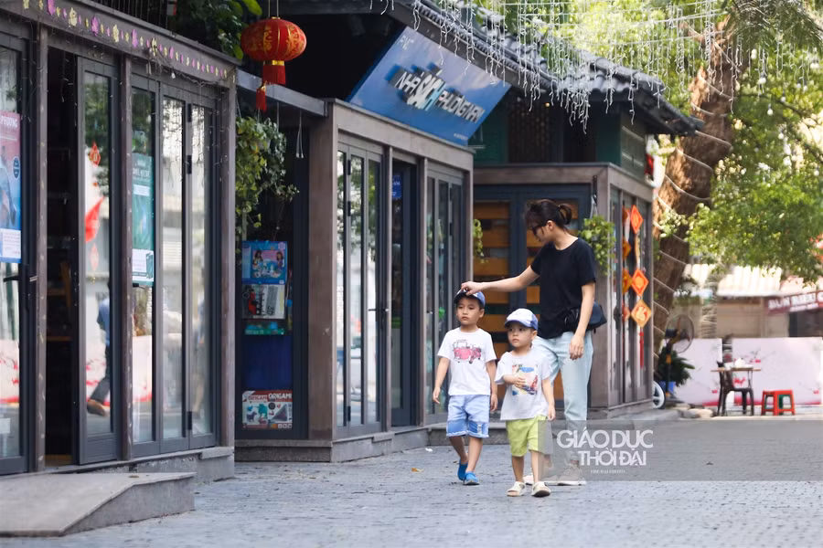 Hà Nội: Phố sách chính thức mở cửa trở lại sau gần 2 tháng tạm dừng hoạt động ảnh 3