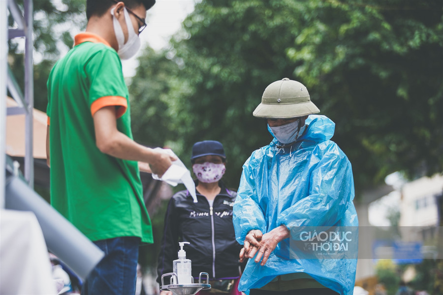 " Cây ATM gạo" thứ 2 tại Hà Nội giúp đỡ những người dân có hoàn cảnh khó khăn ảnh 4 " Cây ATM gạo" thứ 2 tại Hà Nội giúp đỡ những người dân có hoàn cảnh khó khăn ảnh 4