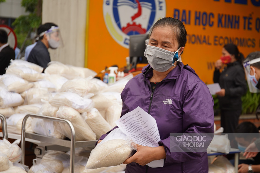Sử dụng công nghệ nhận diện khuôn mặt để phát gạo cho người dân ảnh 21