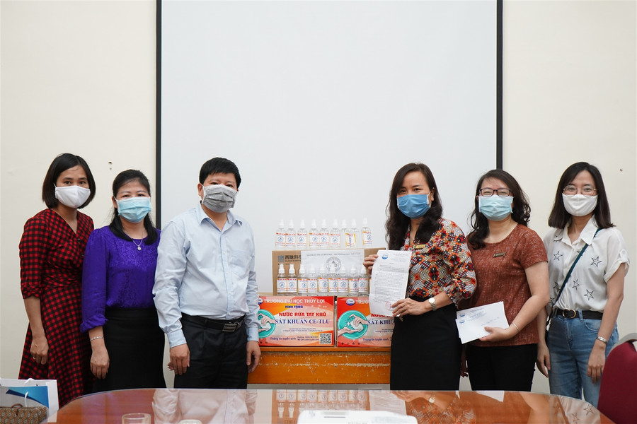 Học sinh Hà Nội háo hức trở lại trường học sau 3 tháng nghỉ phòng, chống Covid-19 ảnh 13 Học sinh Hà Nội háo hức trở lại trường học sau 3 tháng nghỉ phòng, chống Covid-19 ảnh 13
