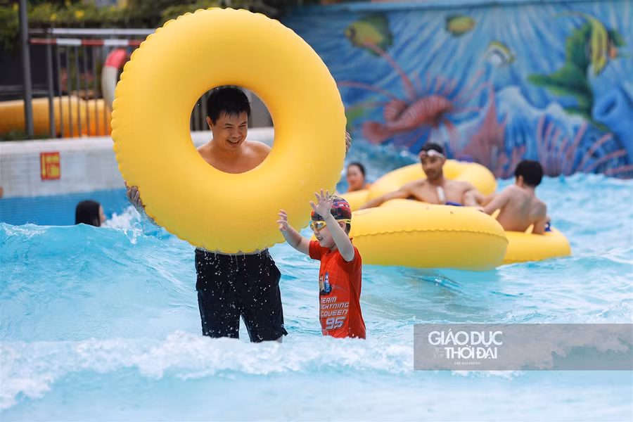 Công viên nước Hồ Tây đón khách sau hơn 3 tháng đóng cửa ảnh 6