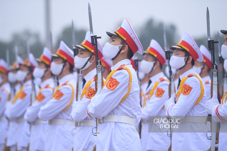 Trang nghiêm lễ thượng cờ trên quảng trường Ba Đình trong buổi sáng 30/4 ảnh 10 Trang nghiêm lễ thượng cờ trên quảng trường Ba Đình trong buổi sáng 30/4 ảnh 10