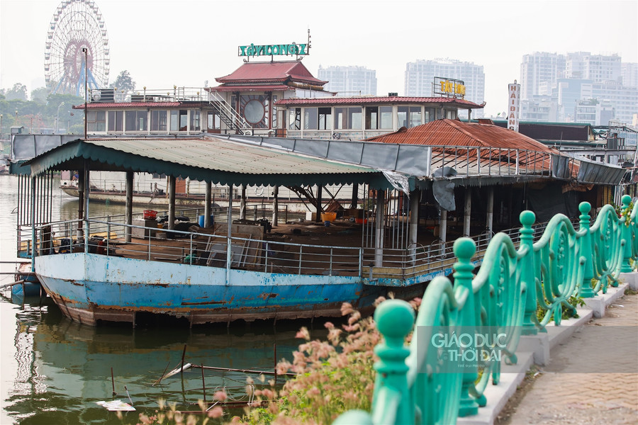 Những "đống sắt vụn" tiền tỷ nằm bất động hơn 3 năm tại hồ Tây ảnh 1