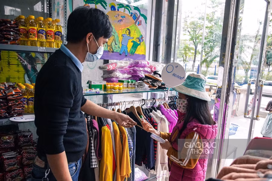 "Siêu thị 0 đồng" cất đỡ gánh lo cho người khó khăn mùa dịch ảnh 6