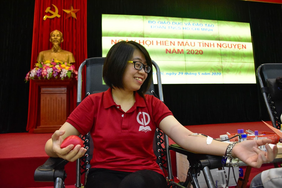 Trao tặng 2.000 đầu sách cho thư viện trường ảnh 1 Trao tặng 2.000 đầu sách cho thư viện trường ảnh 1