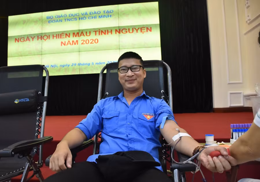 Đoàn thanh niên Bộ GD&ĐT tích cực hưởng ứng hiến máu tình nguyện ảnh 6