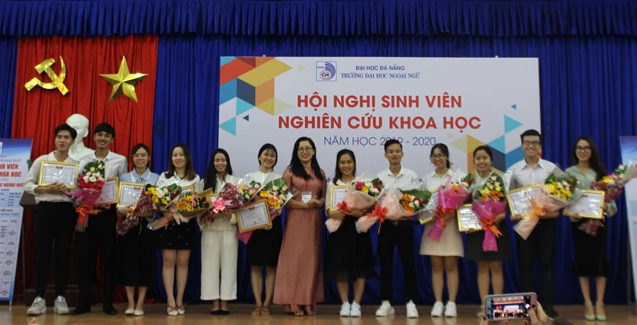 Ngày hội nghiên cứu khoa học của sinh viên Trường ĐH Ngoại ngữ (ĐH Đà Nẵng)