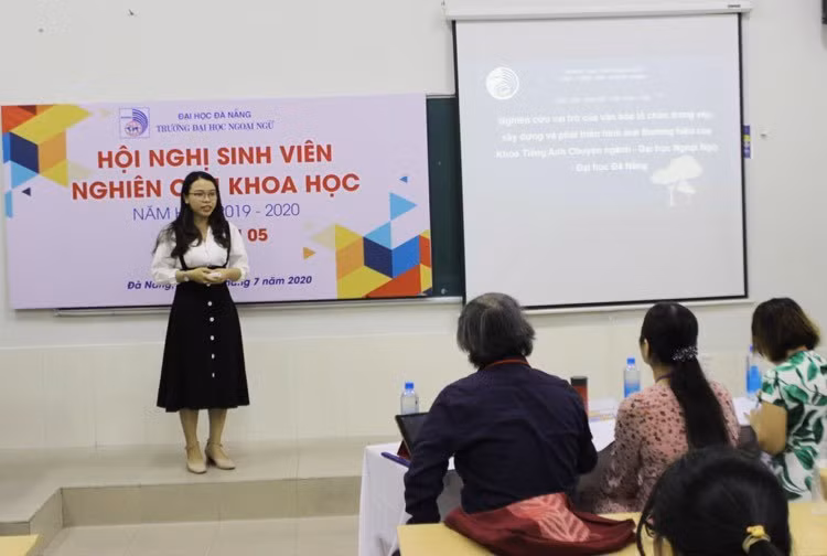 Ngày hội nghiên cứu khoa học của sinh viên Trường ĐH Ngoại ngữ (ĐH Đà Nẵng) ảnh 1