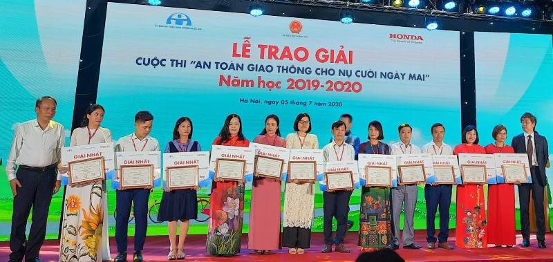 Đoàn giáo viên, học sinh Hà Tĩnh giành giải cao tại cuộc thi an toàn giao thông toàn quốc ảnh 1