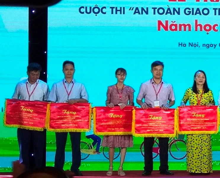 Đoàn giáo viên, học sinh Hà Tĩnh giành giải cao tại cuộc thi an toàn giao thông toàn quốc