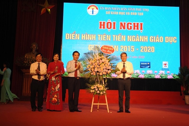 Phú Thọ: Tôn vinh 112 điển hình tiên tiến ngành Giáo dục ảnh 2